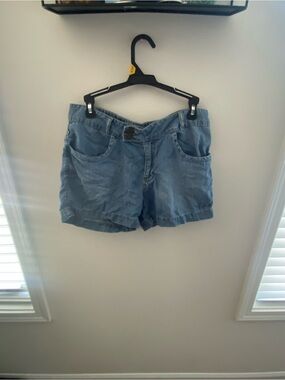 Casual Ladies Light Blue Denim Shorts with Front Pockets